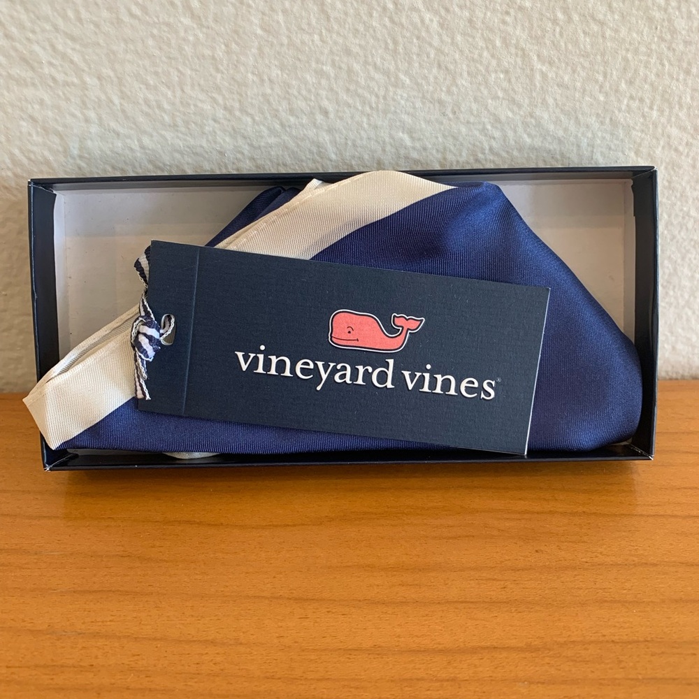 NWT Vineyard Vines 100% Silk Pocket Square 16”x16” Navy With White Trim
